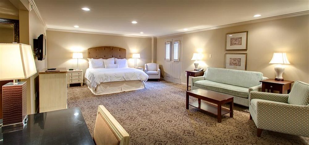 Dauphine Orleans Hotel New Orleans Room photo